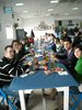 Los alumnos comiendo