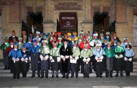 En el centro, el profesor Vallat y el rector, junto a las autoridades acad