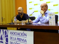 De izquierda a derecha, Luis Medina y Carlos D