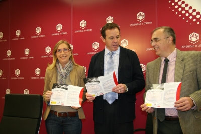 De izq. a dcha. Carmen Blanco, Eulalio Fernndez y Diego Martinez durante la presentacin