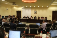 Vista general de la sala de Consejo de Gobierno durante su sesi