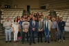 Foto de familia de las autoridades acadmicas y los estudiantes que han disfrutado de la jornada 