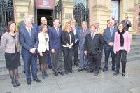 Foto de familia de autoridades asistentes a la inauguraci