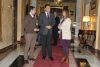 En el centro, el rector conversa con los candidatos socialistas al Senado y el Congreso, Jos