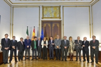 Foto de familia de los rectores andaluces con la presidenta de la Junta de Andaluc