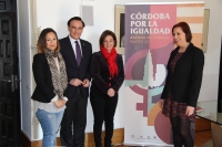 De izq. a dcha., Ana Mara Guijarro Carmona, Jos Carlos Gmez Villamandos, Isabel Ambrosio Palos y Ana Daz Navarrete