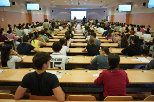 Estudiantes a punto de comenzar el examen de la Pevau el pasado mes de junio.