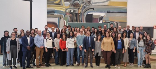 Foto de familia de participantes en el workshop organizado por el IQUEMA