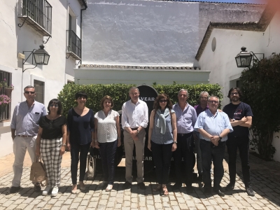 Foto de familia de los participantes en la visita