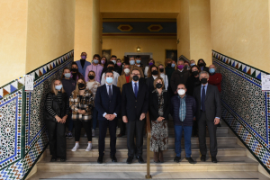 Foto de familia de la presentación del programa.