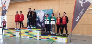 Los representantes del equipo de taekwondo de la UCO en el podium