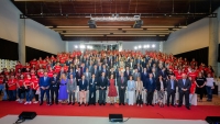 Foto de familia de asistentes a la XIX Junta General de Accionistas de Universia