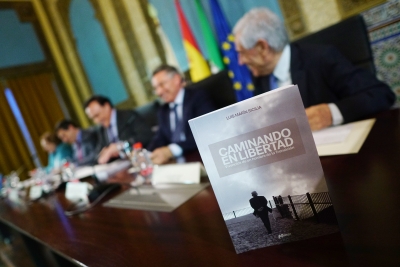 Momento de la presentación del libro en el Rectorado.