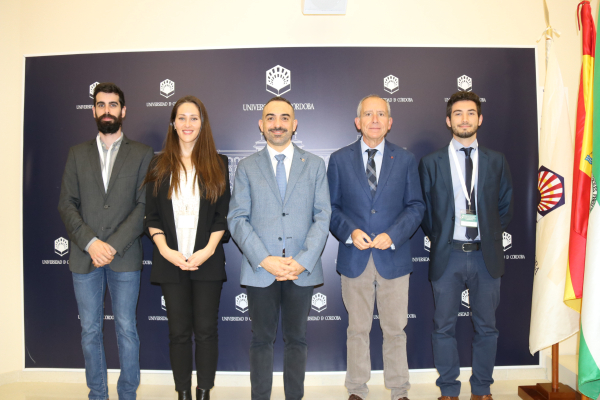 Organizadores del congreso y autoridades académicas asistentes a la inauguración.