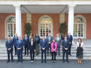 Primera fila: José Luján, José Antonio Mayoral, Diana Morant, Pedro Sánchez, Eva Alcón, Francisco Oliva y Eva Ferreira. Segunda fila: Ricardo Mairal, Joan Guàrdia, María Antonia Peña, Julián Garde, Antonio López y Daniel Crespo