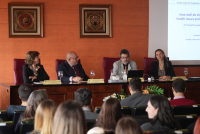 El profesor Eisner durante su intervención.