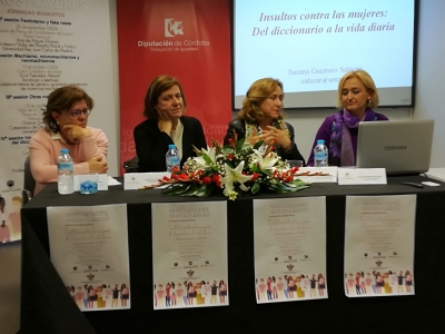 Asistentes a la clausura de las jornadas &quot;Otras mujeres, otros hombres&quot;