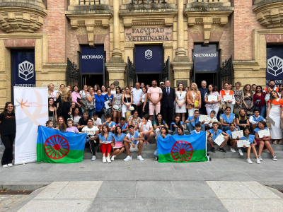 Foto de familia tras el acto de reconocimiento.