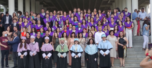 Foto de familia de la Graduación en Psicología.