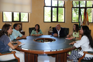 Un momento de la reunión celebrada en el Rectorado.