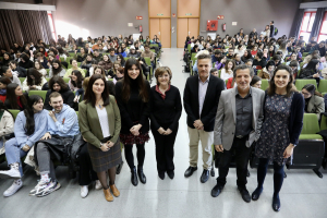 Autoridades académicas asistentes a la inauguración.