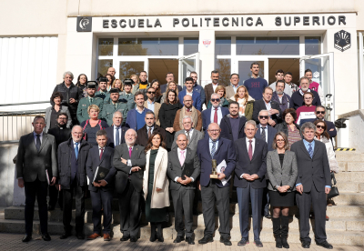 Foto de familia del acto conmemorativo de la festividad de Santa Bárbara en la EPSB.