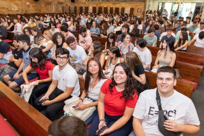 Estudiantes de primer curso durante una de las jornadas de acogida celebradas en el Campus de Rabanales.