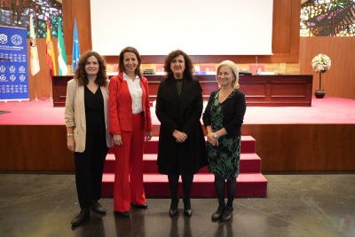 De izquierda a derecha: Marta Pérez, Lourdes Arce, M.ª Paz Aguilar y Carmen Galán.