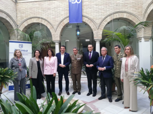 Autoridades asistentes a la mesa redonda celebrada en Zalima.