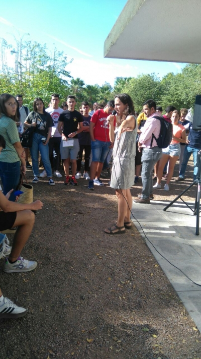 Un momento del desayuno solidario organizado hoy para el alumnado de nuevo ingreso de la ETSIAM