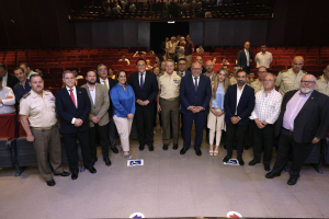 Autoridades asistentes a la presentación del máster.