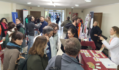 Un momento de la Feria celebrada en la Facultad de Medicina y Enfermería.