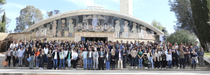 Foto de familia de los participantes en el evento.