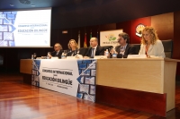 De izquierda a derecha, Carlos Baustista, Inmaculada Troncoso, Antonio J. Cubero, Mark Levy y Elena Gómez Parra, en la inauguración del congreso.