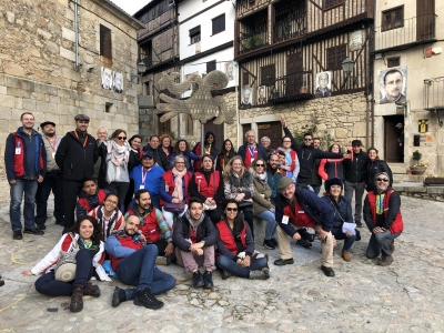 Foto de familia de autoridades y participantes