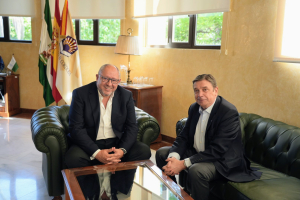 Momento de la reunión entre el rector y el ministro.