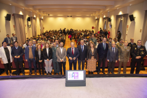 Autoridades asistentes a la inauguración del encuentro.