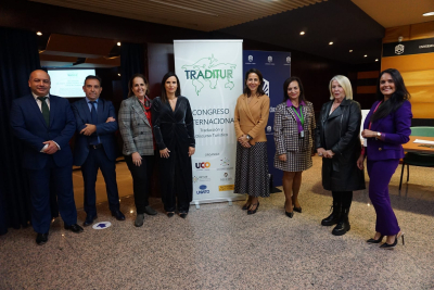 Participantes en la mesa redonda.