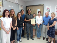 Integrantes del Área con su certificado.