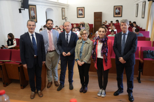 Autoridades participantes en la inauguración de la jornada.