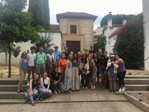 Los estudiantes durante una de sus salidas culturales.