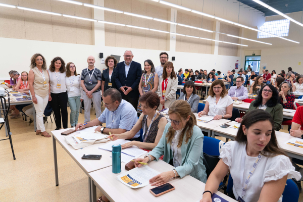 Equipo decanal junto al rector minutos antes de la inauguración.