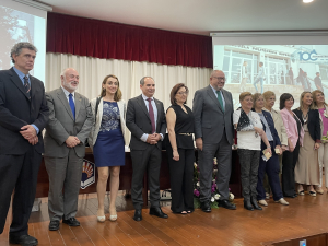 Foto de familia de autoridades e ingenieras reconocidas en el acto de hoy.