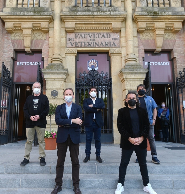 Participantes en la mesa redonda.