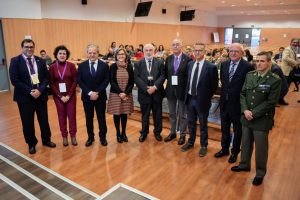 Foto de familia de autoridades y participantes en el Foro organizado por el Consejo Social de la UCO.