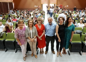 Foto de familia de autoridades asistentes a la nueva sesión de Encuentros con al Escritura.