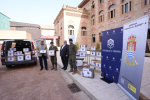 De izquierda a derecha, Manuel Torralbo, el general Fernando Ruiz, Sebastián Ventura y Álvaro Esteban en la entrega del material por parte de la UCO