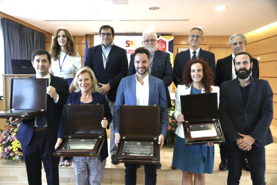 Foto de familia del acto de entrega de reconocimientos.