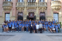 Foto de familia de autoridades y participantes  