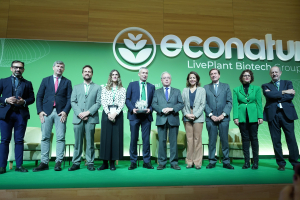 Foto de familia de las autoridades participantes en la inauguración del congreso.